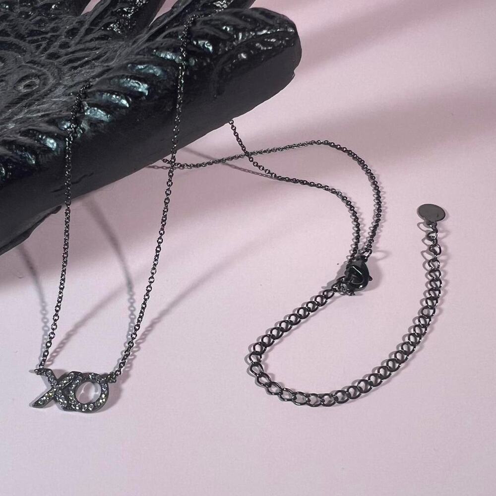 Hespera black xo necklace